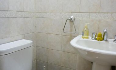 EXCELENTE DUPLEX CON COCHERA EN BANFIELD ESTE