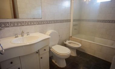 EXCELENTE DUPLEX CON COCHERA EN BANFIELD ESTE