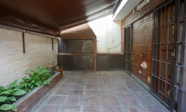 EXCELENTE DUPLEX CON COCHERA EN BANFIELD ESTE