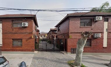 EXCELENTE DUPLEX CON COCHERA EN BANFIELD ESTE