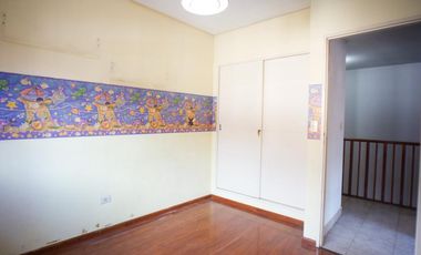 EXCELENTE DUPLEX CON COCHERA EN BANFIELD ESTE