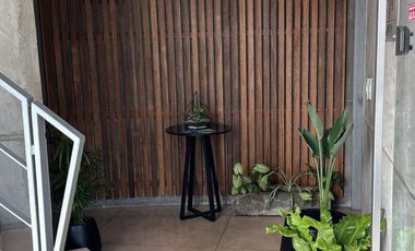 Local en  esquina con frente super visible amplio y luminoso minimalista !!!!!!!!!!