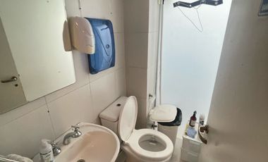 Local en  esquina con frente super visible amplio y luminoso minimalista !!!!!!!!!!