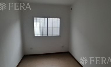 Alquiler PH 3 ambientes con patio en Wilde