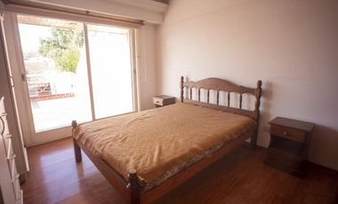 Excelente Chalet 3 dormitorios, Gge, quincho y piscina. Gran lote de 10 x 73.70.- Banfield Este