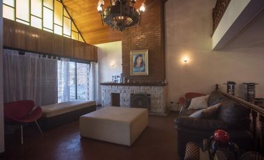 Excelente Chalet 3 dormitorios, Gge, quincho y piscina. Gran lote de 10 x 73.70.- Banfield Este