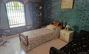 Casa quinta en Villa La Ribera (Andino) para disfrutar todo el año  SOLO VENTA