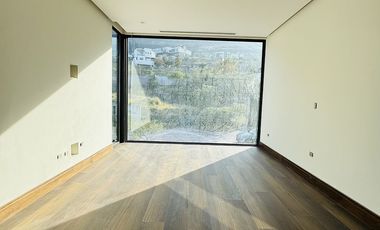 CASA EN RENTA ZONA VALLE PONIENTE.