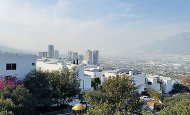 CASA EN RENTA ZONA VALLE PONIENTE.