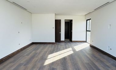 CASA EN RENTA ZONA VALLE PONIENTE.