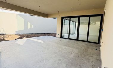 CASA EN RENTA ZONA VALLE PONIENTE.