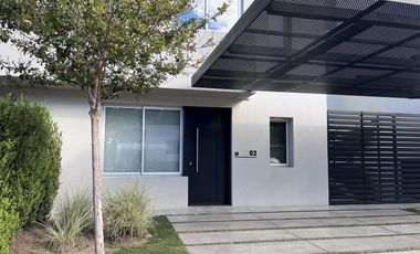 Casa en alquiler de 3 dormitorios en Rossën, Valle Escondido