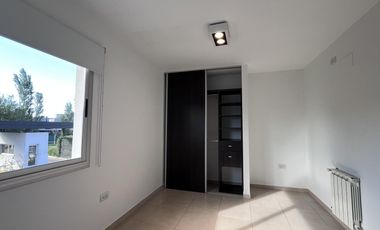 Casa en alquiler de 3 dormitorios en Rossën, Valle Escondido