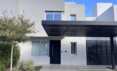 Casa en alquiler de 3 dormitorios en Rossën, Valle Escondido