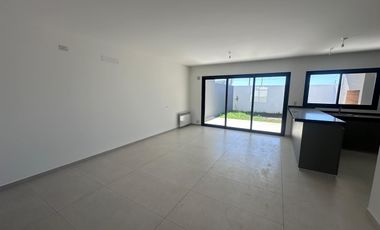 Alquiler de Duplex  3 dormitorios en Pampas de Manantiales, zona sur