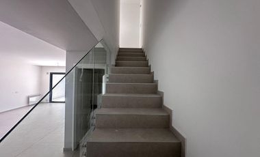 Alquiler de Duplex  3 dormitorios en Pampas de Manantiales, zona sur