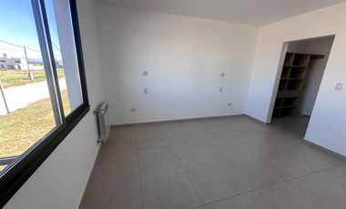 Alquiler de Duplex  3 dormitorios en Pampas de Manantiales, zona sur