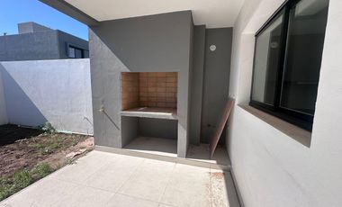 Alquiler de Duplex  3 dormitorios en Pampas de Manantiales, zona sur