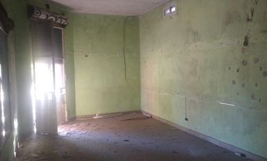 Local en esquina en PH con espacio descubierto y terraza. - L. de Zamora Este