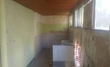 Local en esquina en PH con espacio descubierto y terraza. - L. de Zamora Este