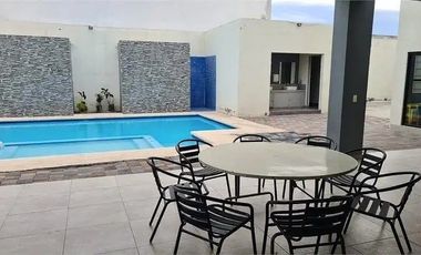 Quinta en Venta en Portal de Zuazua Con Alberca y Palapa