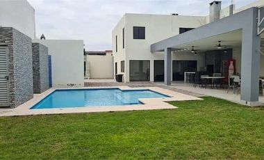 Quinta en Venta en Portal de Zuazua Con Alberca y Palapa