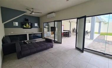 Quinta en Venta en Portal de Zuazua Con Alberca y Palapa