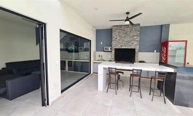 Quinta en Venta en Portal de Zuazua Con Alberca y Palapa