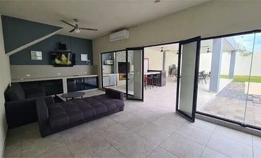 Quinta en Venta en Portal de Zuazua Con Alberca y Palapa