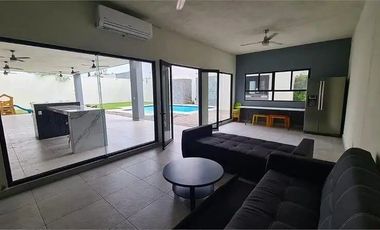 Quinta en Venta en Portal de Zuazua Con Alberca y Palapa