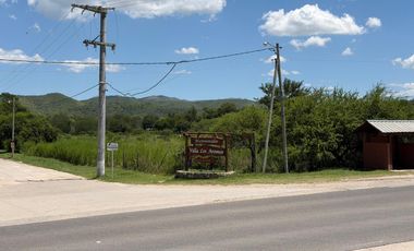 Lotes comerciales frente a ruta, a 1000 metros del río