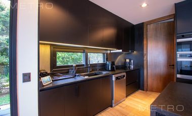 Casa en alquiler temporario de 6 ambientes.