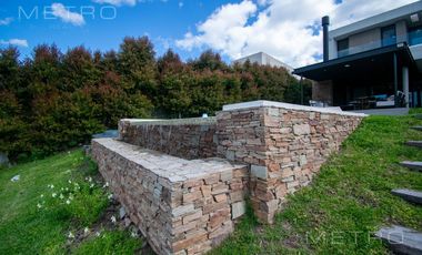 Casa en alquiler temporario de 6 ambientes.