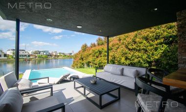 Casa en alquiler temporario de 6 ambientes.