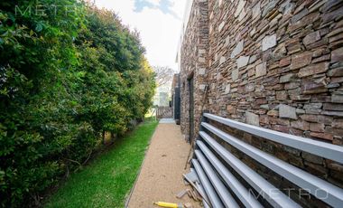 Casa en alquiler temporario de 6 ambientes.