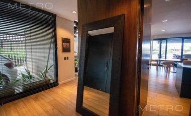 Casa en alquiler temporario de 6 ambientes.