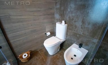 Casa en alquiler temporario de 6 ambientes.