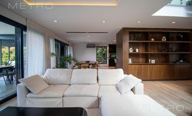 Casa en alquiler temporario de 6 ambientes.