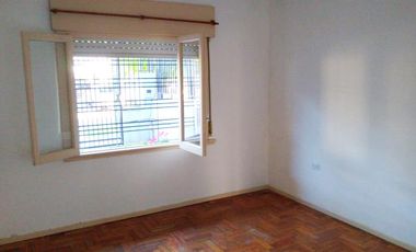 PH 2 DORM. CON COCHERA- Lomas de Zamora Este