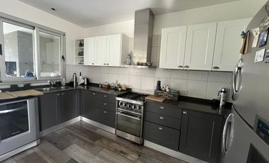 Venta casa puerto roldan tres dormitorios jardin pileta los medanos