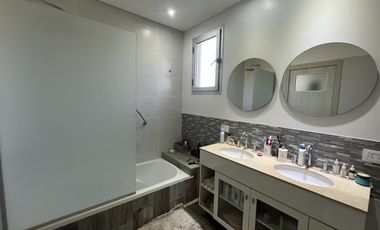 Venta casa puerto roldan tres dormitorios jardin pileta los medanos