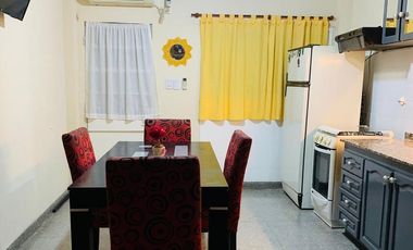 Casa con garage apto local o taller