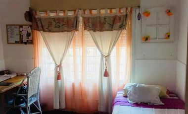 Casa con garage apto local o taller