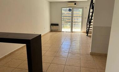 DUPLEX EN VENTA CENTENARIO