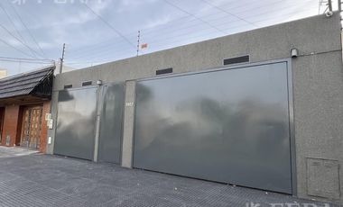 Venta casa 5 ambientes con cochera y piscina en Wilde