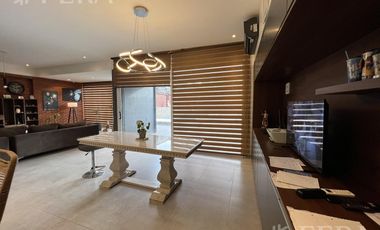 Venta casa 5 ambientes con cochera y piscina en Wilde