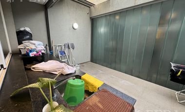 Venta casa 5 ambientes con cochera y piscina en Wilde