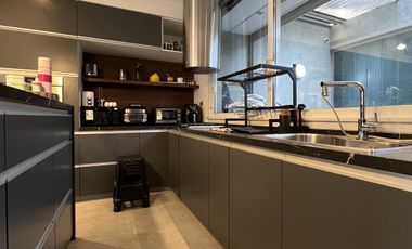 Venta casa 5 ambientes con cochera y piscina en Wilde