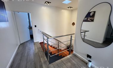 Venta casa 5 ambientes con cochera y piscina en Wilde