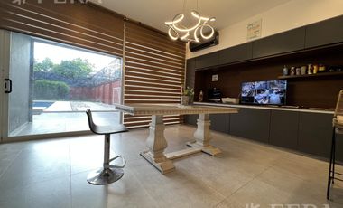 Venta casa 5 ambientes con cochera y piscina en Wilde